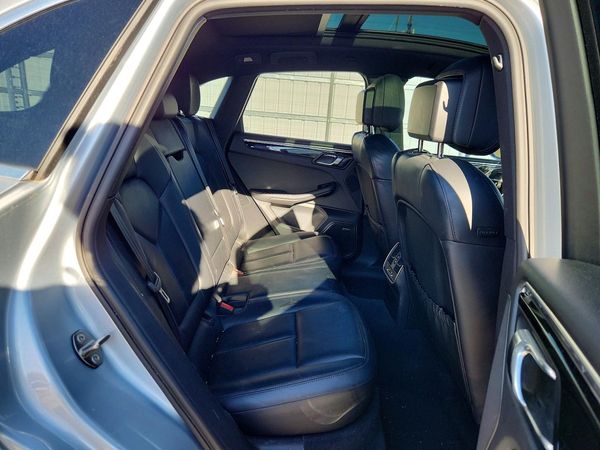 2015 PORSCHE MACAN — PSRS