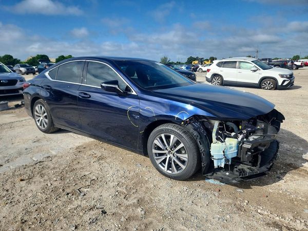 2019 LEXUS ES 350 — Passenger 3/4