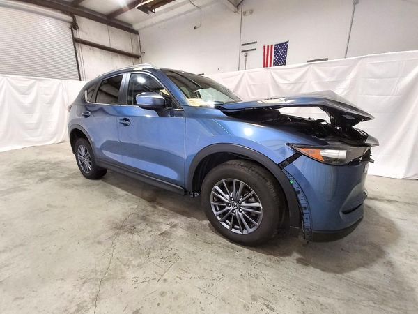 2019 MAZDA CX-5 Touring — Passenger 3/4
