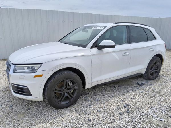 2018 AUDI Q5 quattro Premium — Front 3/4
