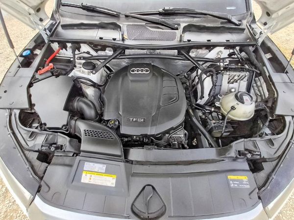 2018 AUDI Q5 quattro Premium — Engine bay