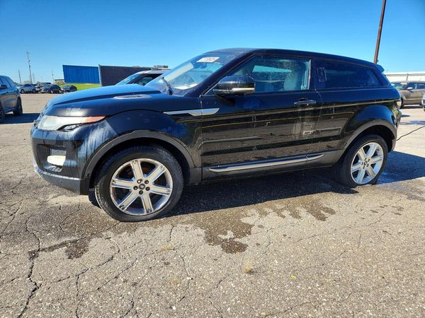 2013 LAND ROVER RANGEROVER Pure Premium — Front 3/4