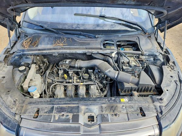 2013 LAND ROVER RANGEROVER Pure Premium — Engine bay