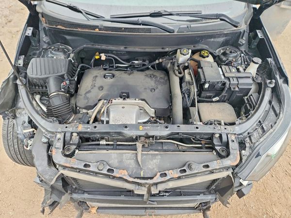 2019 CHEVROLET EQUINOX Premier (2LZ) — Engine bay
