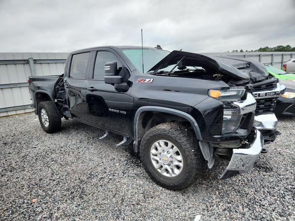 2021 CHEVROLET SILVERADO LT — Passenger 3/4
