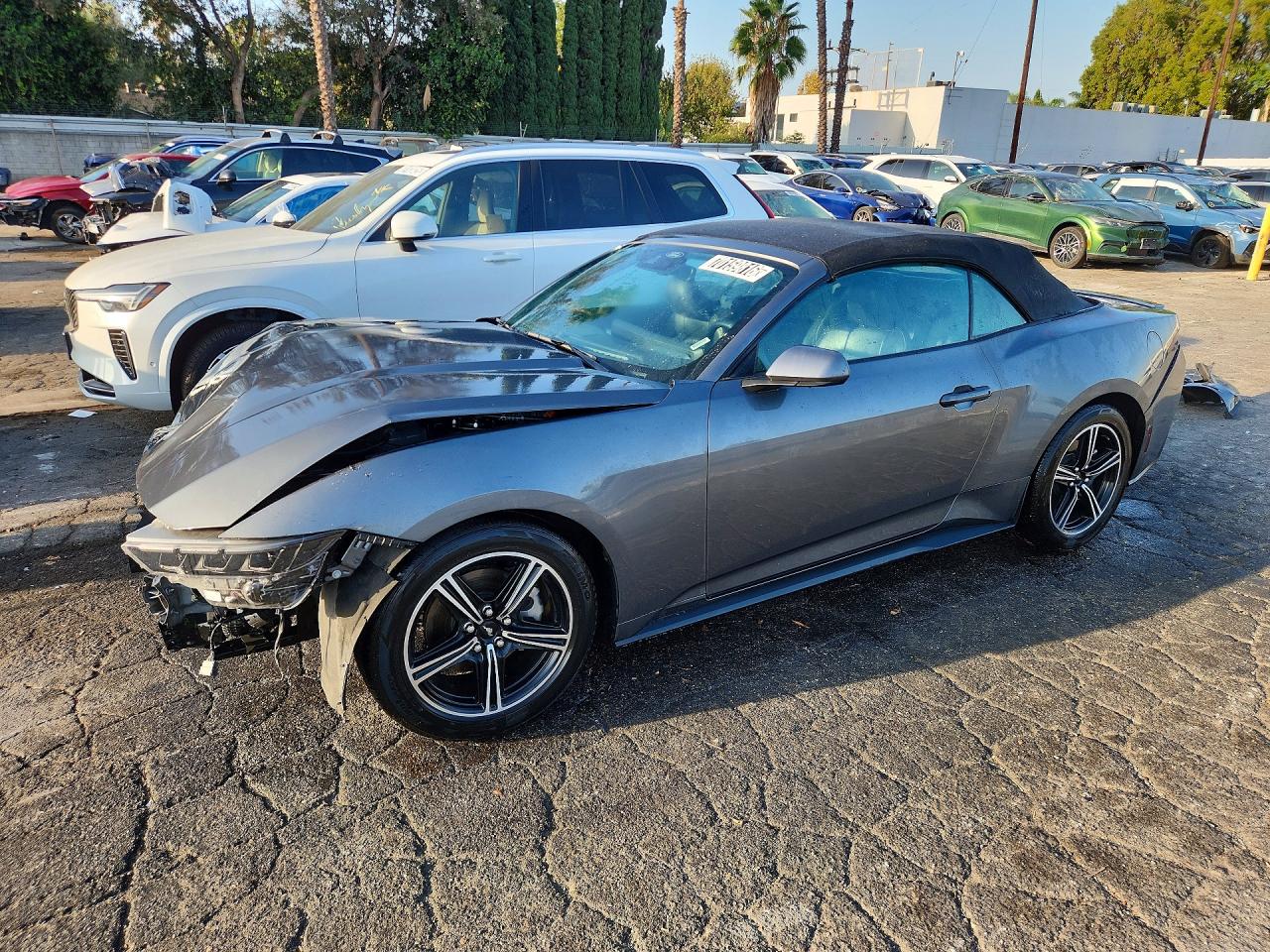 2025 FORD MUSTANG I4 — Front 3/4