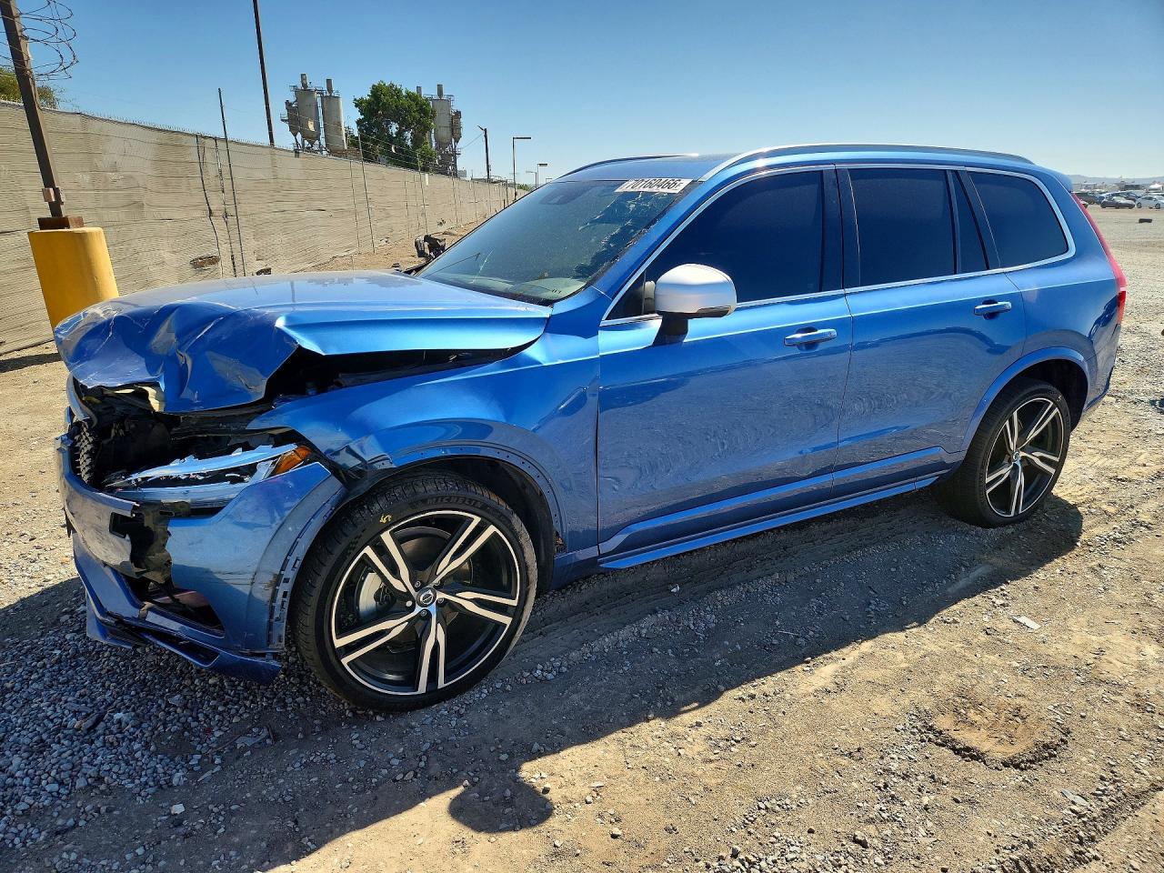 2016 VOLVO XC90 SVR5 R-Design — Front 3/4