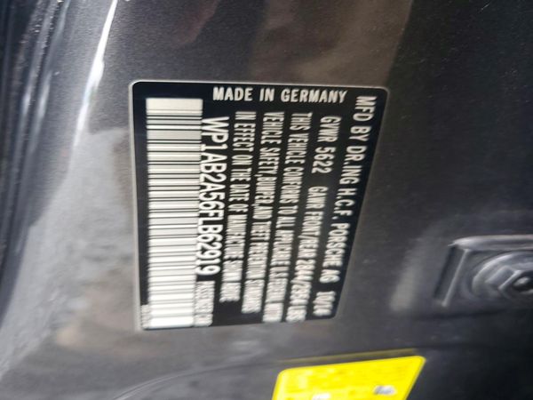 2015 PORSCHE MACAN — VINS