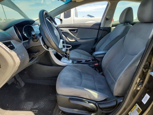 2012 HYUNDAI ELANTRA GLS(Middle grade) — DENT