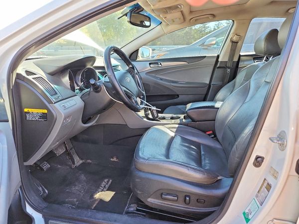 2013 HYUNDAI SONATA Hybrid / Hybrid Limited — DENT