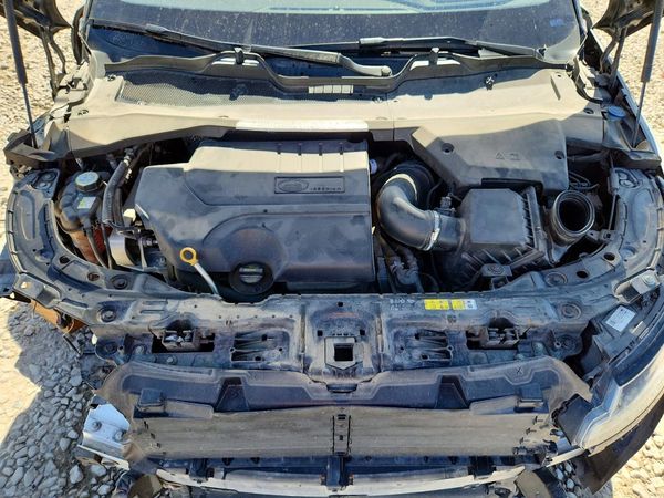 2020 CHEVROLET EQUINOX HSE — Engine bay