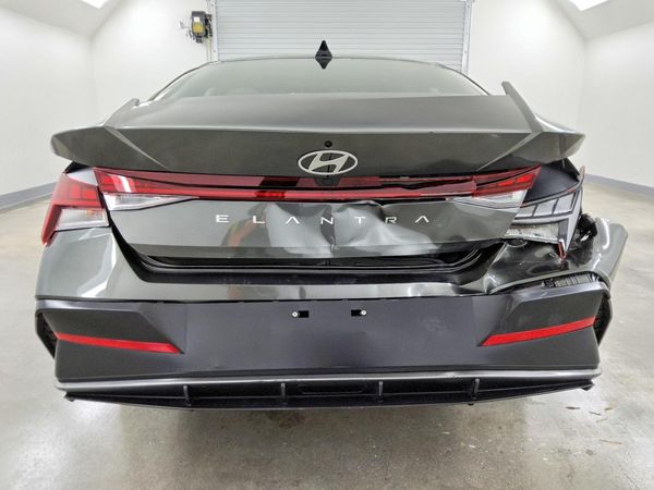 2025 HYUNDAI ELANTRA SEL Convenience — DIRR