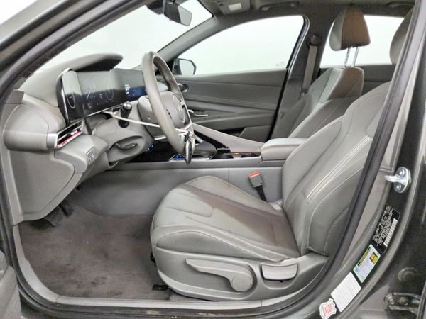 2025 HYUNDAI ELANTRA SEL Convenience — DENT