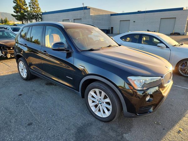 2016 BMW X3 xDrive28i — Passenger 3/4