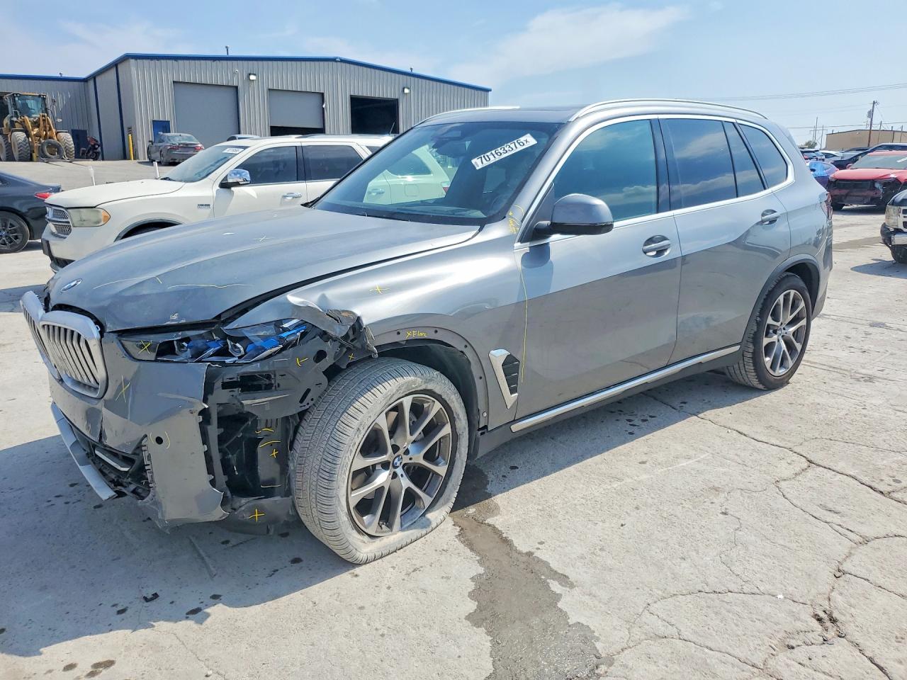 2024 BMW X5 xDrive40i — Front 3/4