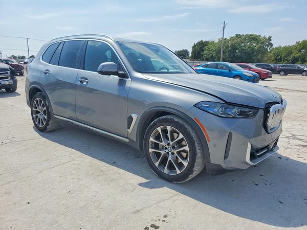 2024 BMW X5 xDrive40i — Passenger 3/4