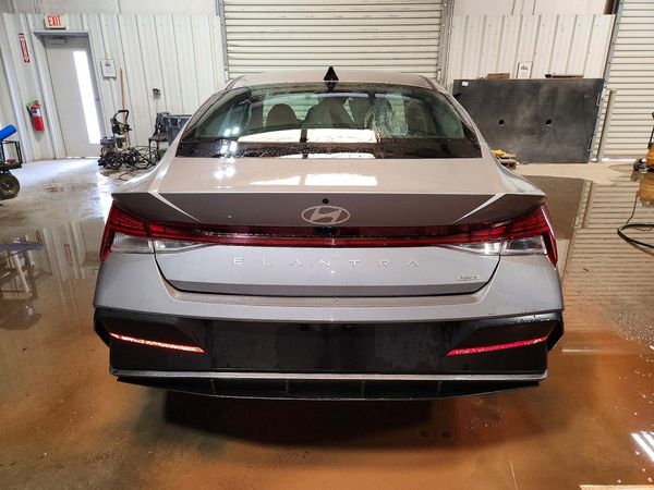2025 HYUNDAI ELANTRA Limited — DIRR