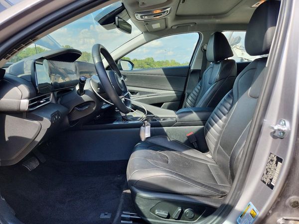 2025 HYUNDAI ELANTRA Limited — DENT