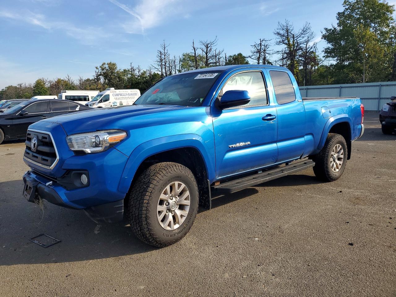 2017 TOYOTA TACOMA — Front 3/4