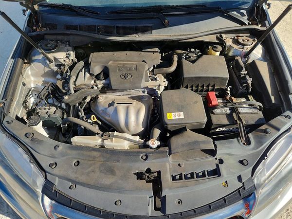 2017 TOYOTA CAMRY LE/SE/XLE/XSE — Engine bay