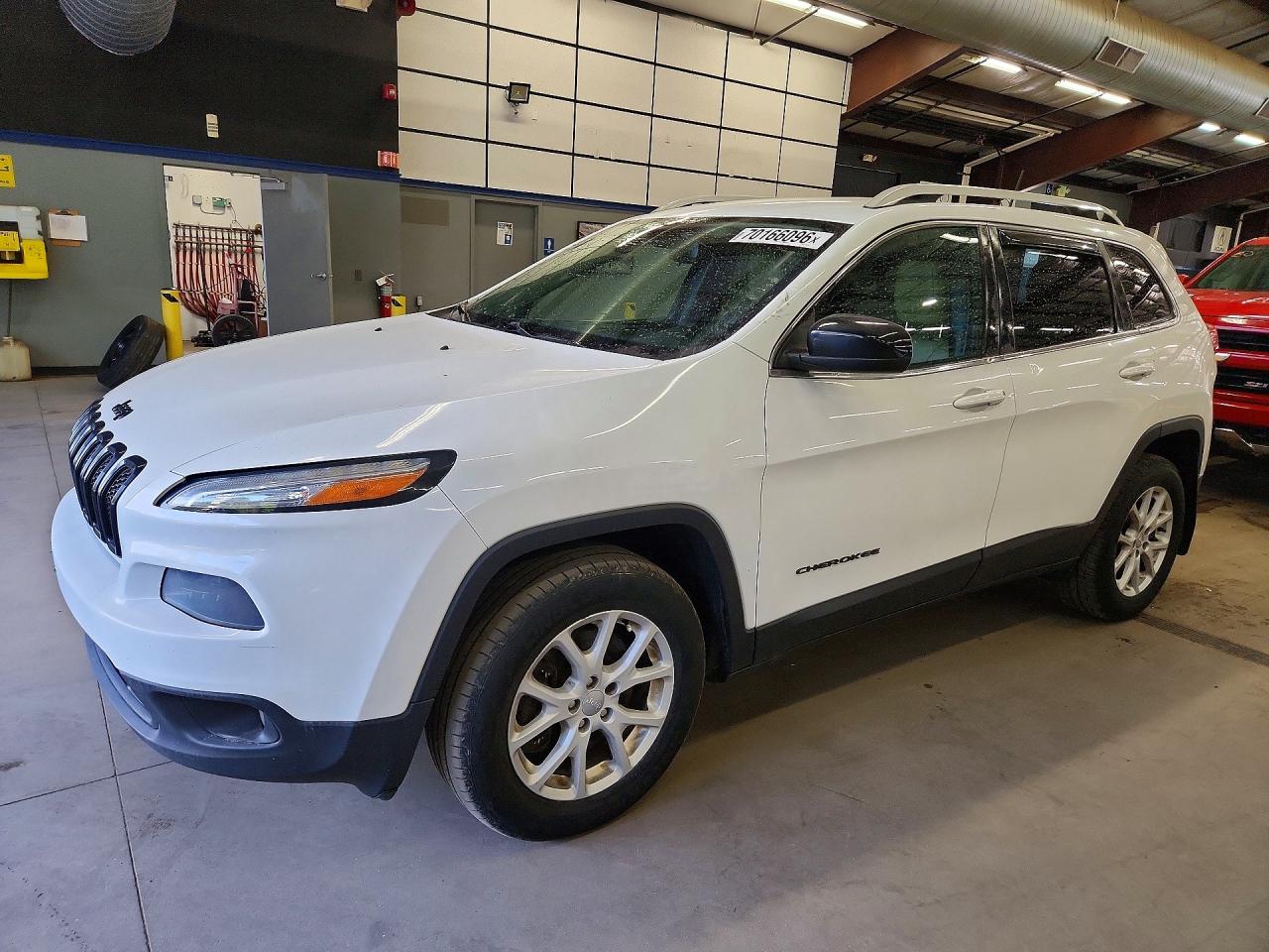 2017 JEEP CHEROKEE — Front 3/4