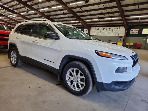2017 JEEP CHEROKEE — Passenger 3/4