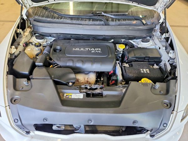 2017 JEEP CHEROKEE — Engine bay
