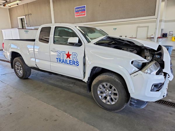 2018 TOYOTA TACOMA — Passenger 3/4