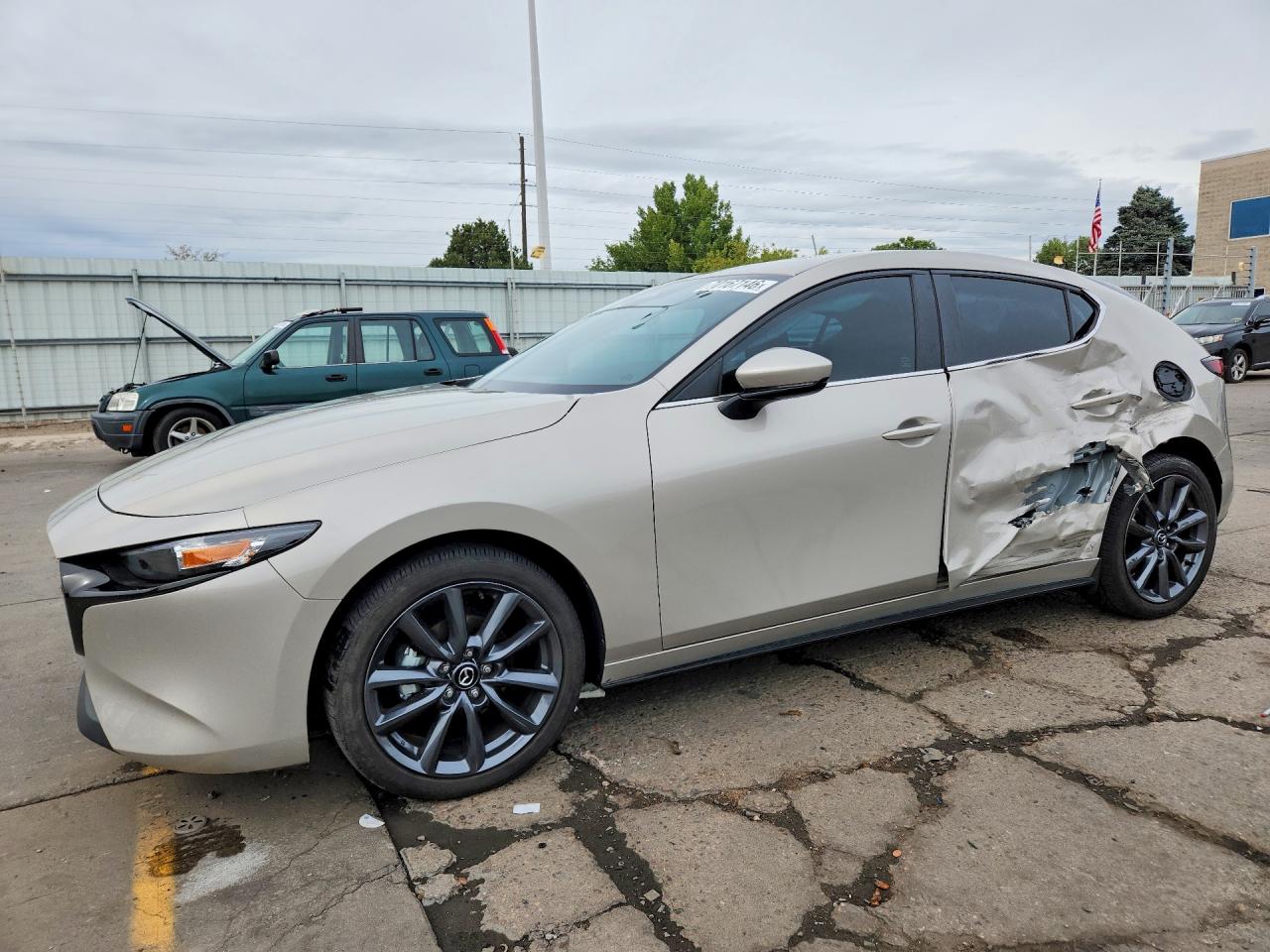 2025 MAZDA 3 Preferred Package — Front 3/4