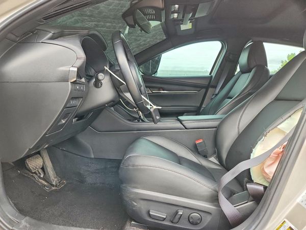 2025 MAZDA 3 Preferred Package — DENT