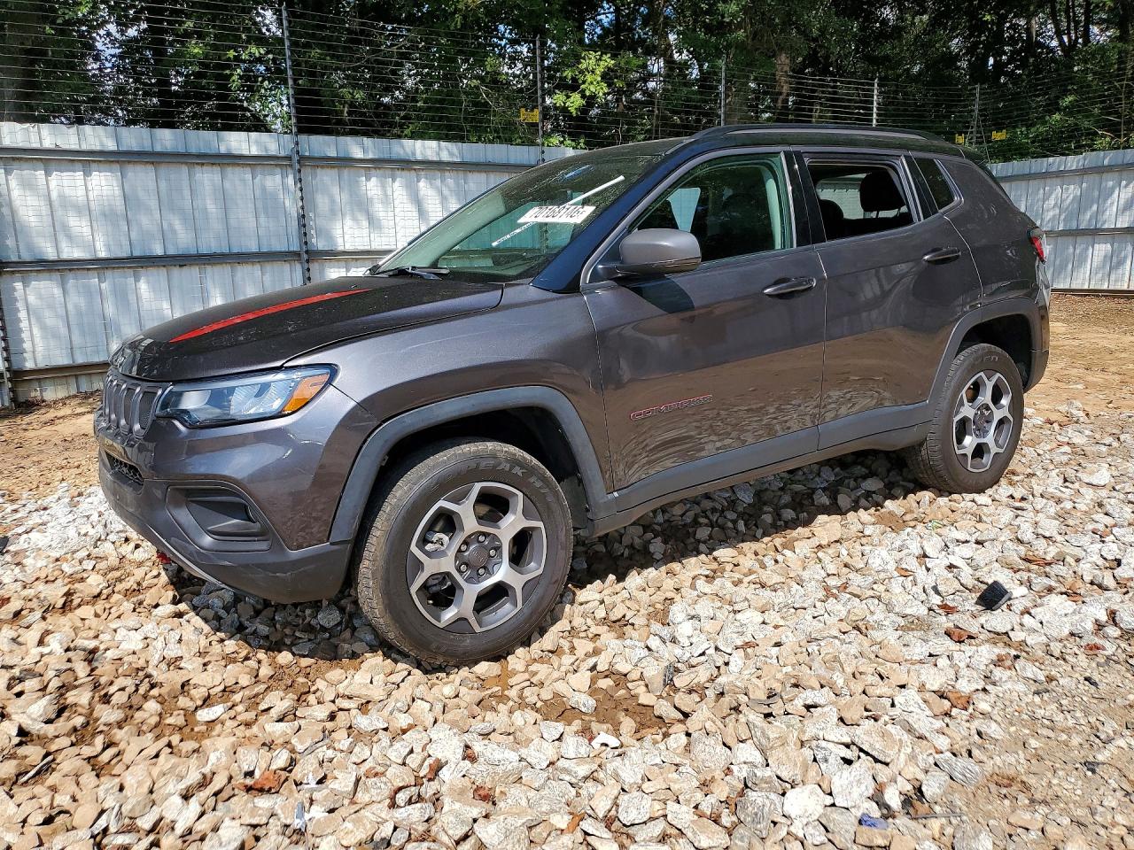 2022 JEEP COMPASS Trailhawk — Front 3/4