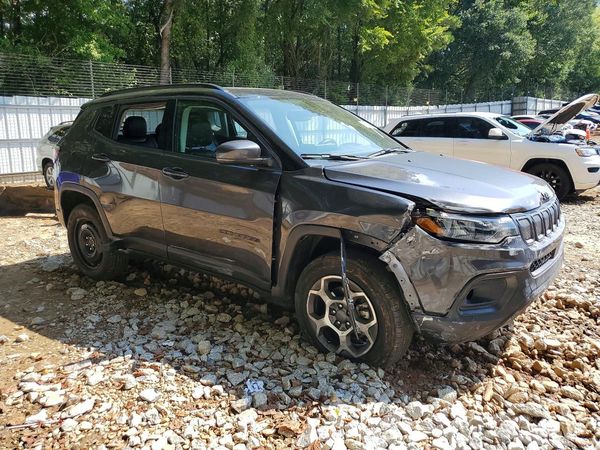 2022 JEEP COMPASS Trailhawk — Passenger 3/4