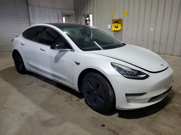 2020 TESLA MODEL 3 — Passenger 3/4