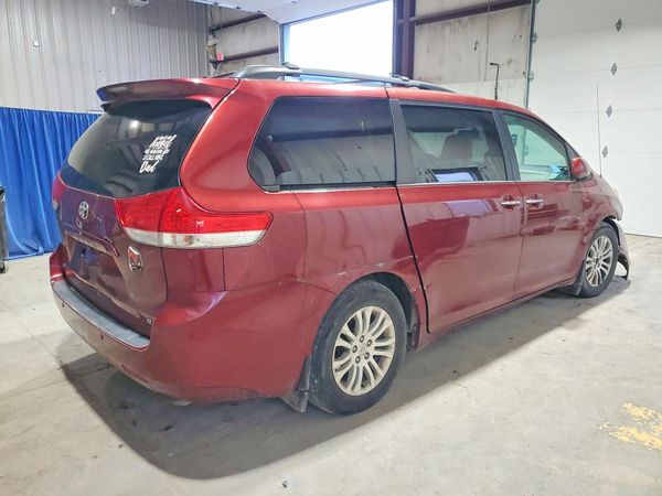 2014 TOYOTA SIENNA — PSRA