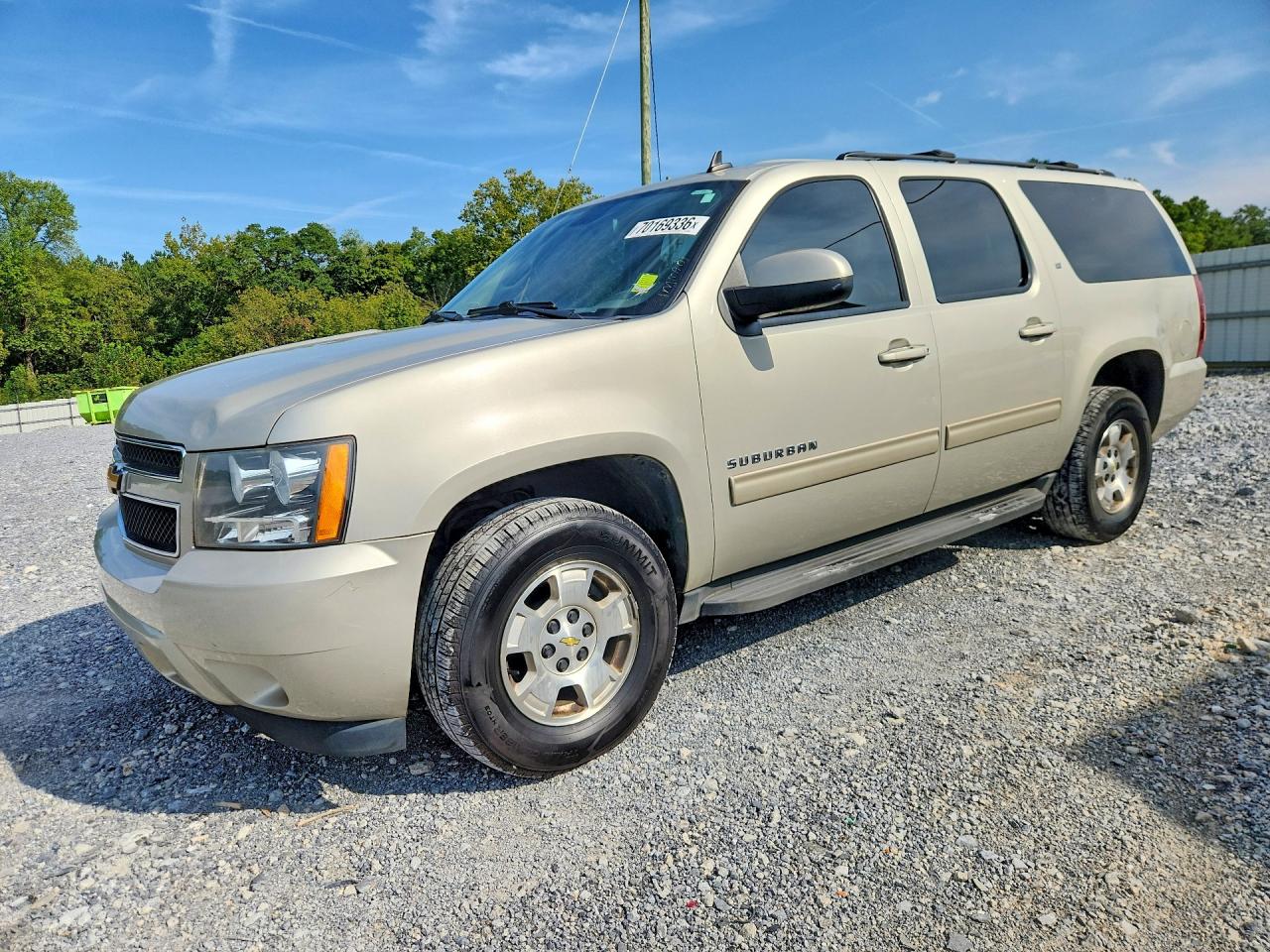 2014 CHEVROLET SUBURBAN LT — Front 3/4
