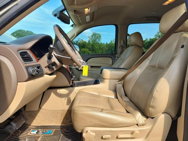 2014 CHEVROLET SUBURBAN LT — DENT
