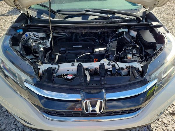 2016 HONDA CRV EX — Engine bay