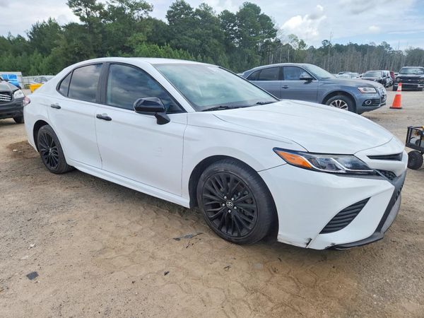 2020 TOYOTA CAMRY SE — Passenger 3/4