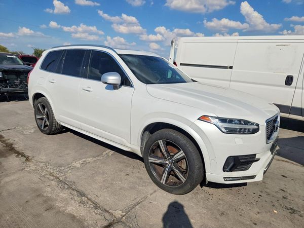 2018 VOLVO XC90 R-Design — Passenger 3/4