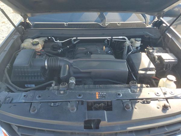 2016 CHEVROLET COLORADO LT — Engine bay