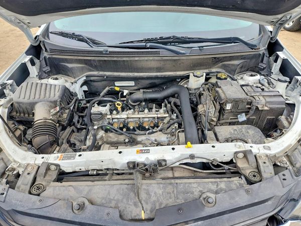 2020 CHEVROLET EQUINOX LS — Engine bay