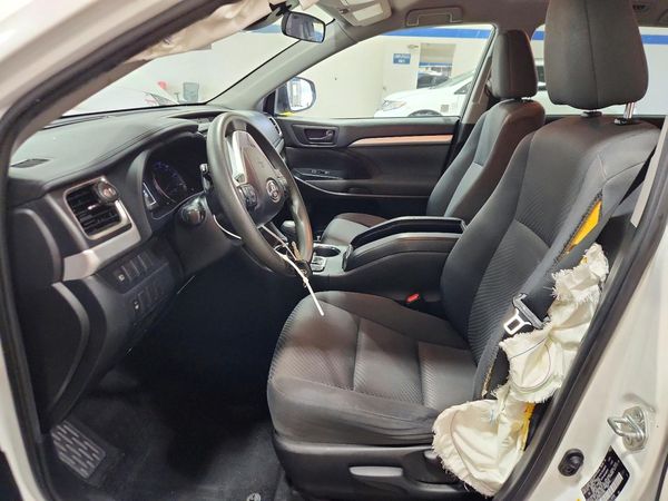2019 TOYOTA HIGHLANDER LE/LE Plus — DENT