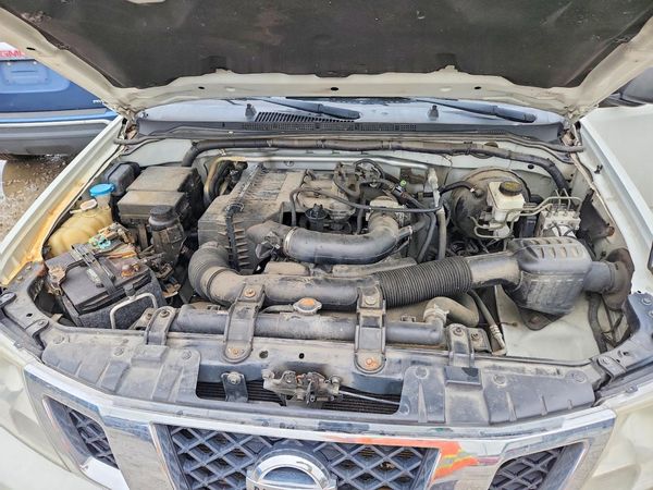 2018 NISSAN FRONTIER — Engine bay