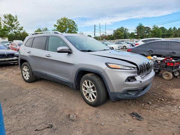 2016 JEEP CHEROKEE Latitude/Longitude/North — Passenger 3/4