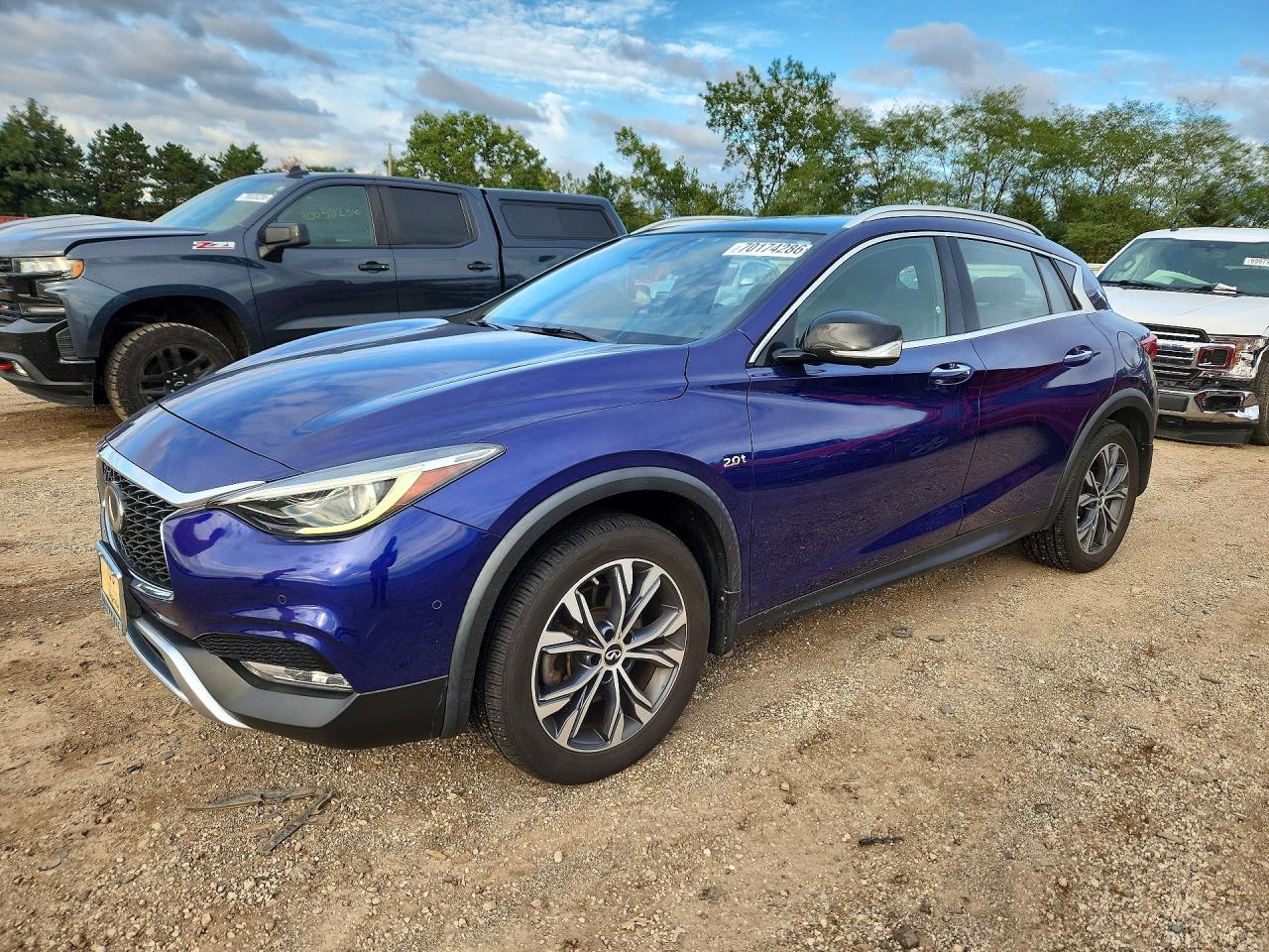 2017 INFINITI QX30 — Front 3/4