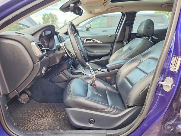 2017 INFINITI QX30 — DENT