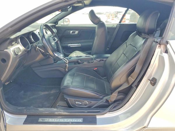 2018 FORD MUSTANG I4 Convertible — DENT