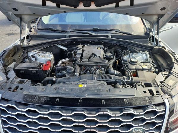 2018 LAND ROVER RANGEROVER S — Engine bay