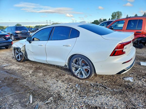 2024 VOLVO S60 Plus Dark — DSRA