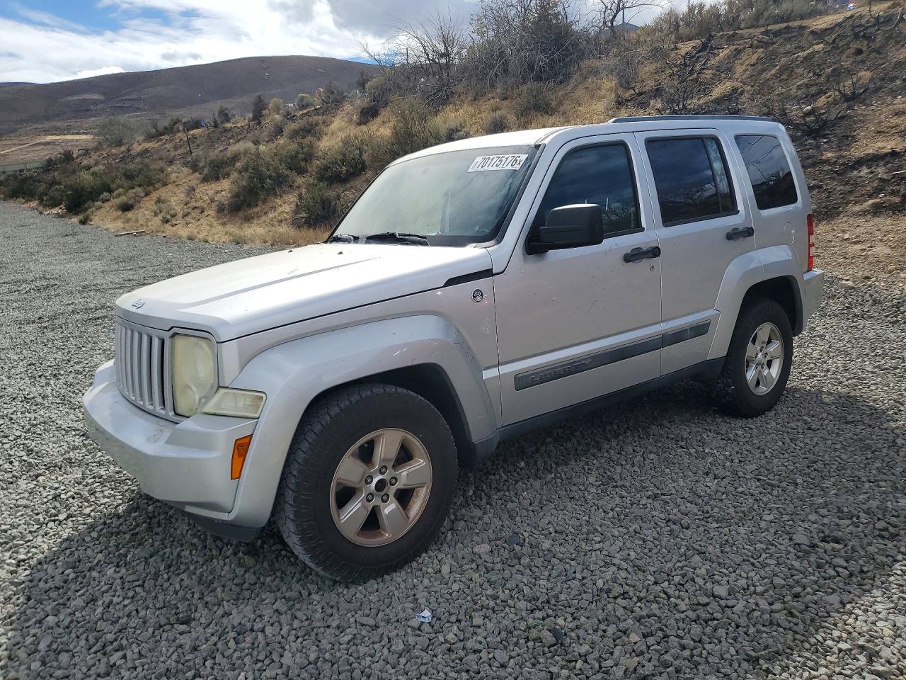 2012 JEEP LIBERTY Sport — Front 3/4